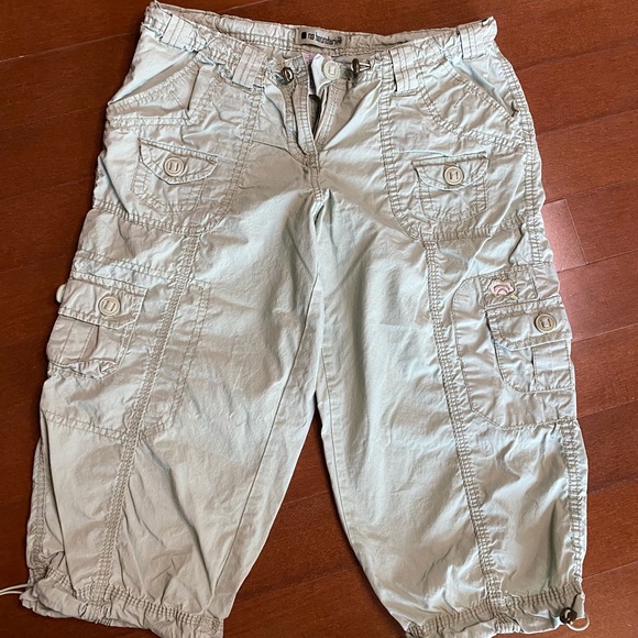 Bermuda’s of bright colors - Picture 2 of 3